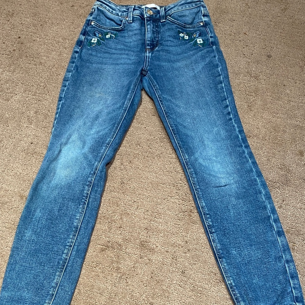 LC Lauren Conrad Blue 4 Skinny Jeans with Embroidered Floral Accents